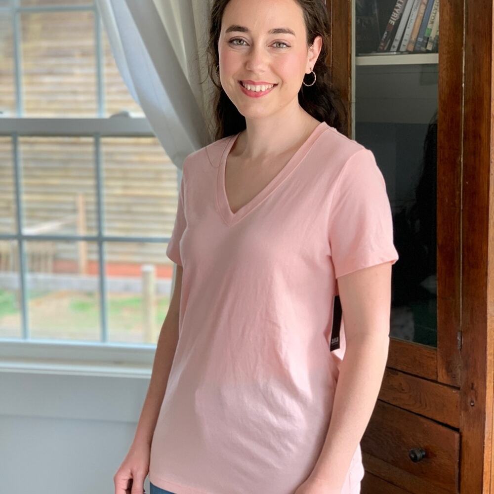 NWT a.n.a. Pink V Neck T-shirt, Size S